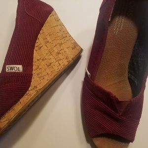 Toms corduroy wedges burgundy size 8